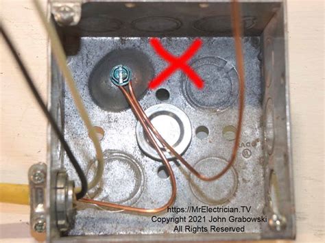 do metal junction boxes in an attic need to.be grounded|metal junction box grounding requirements.